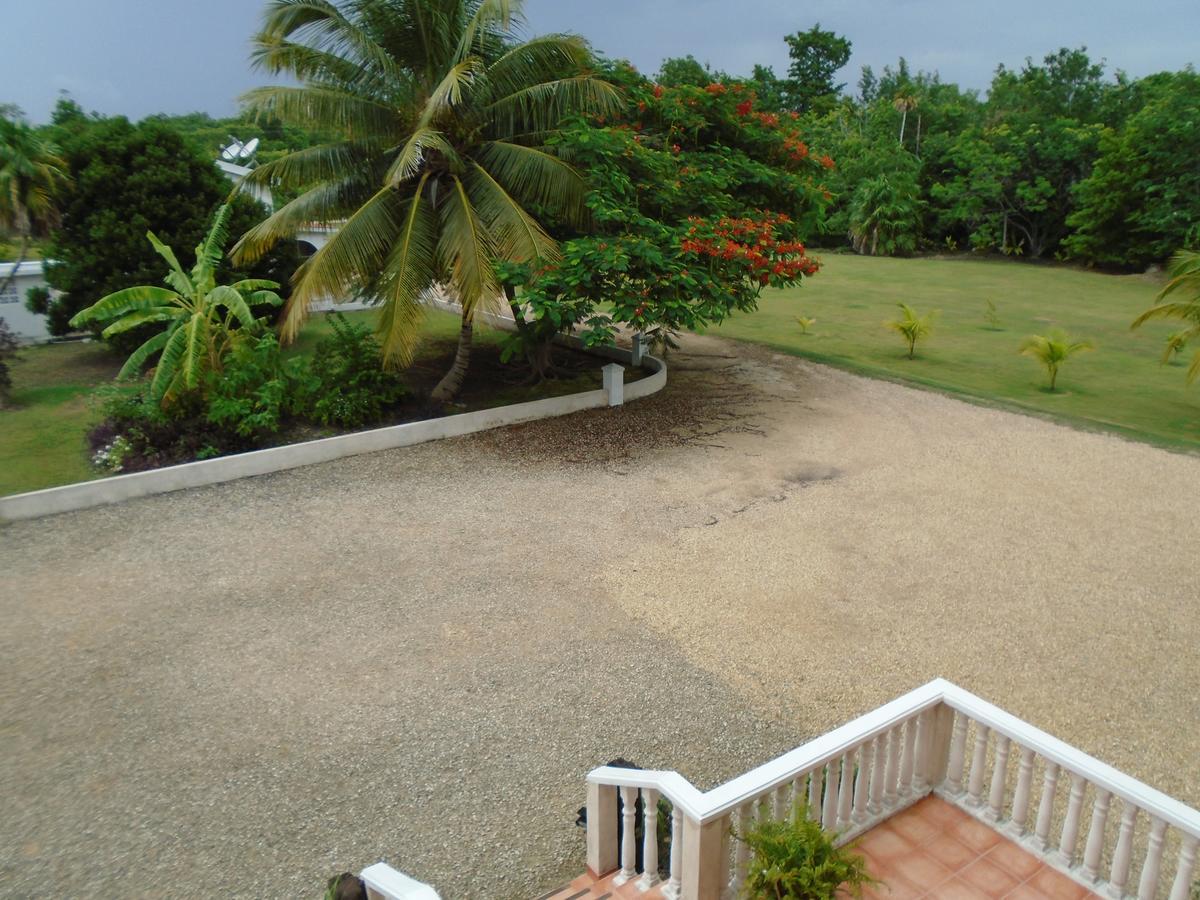 Serenity Sands Corozal Exterior photo
